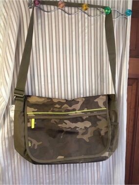 Gap Kids messanger bag NWOT